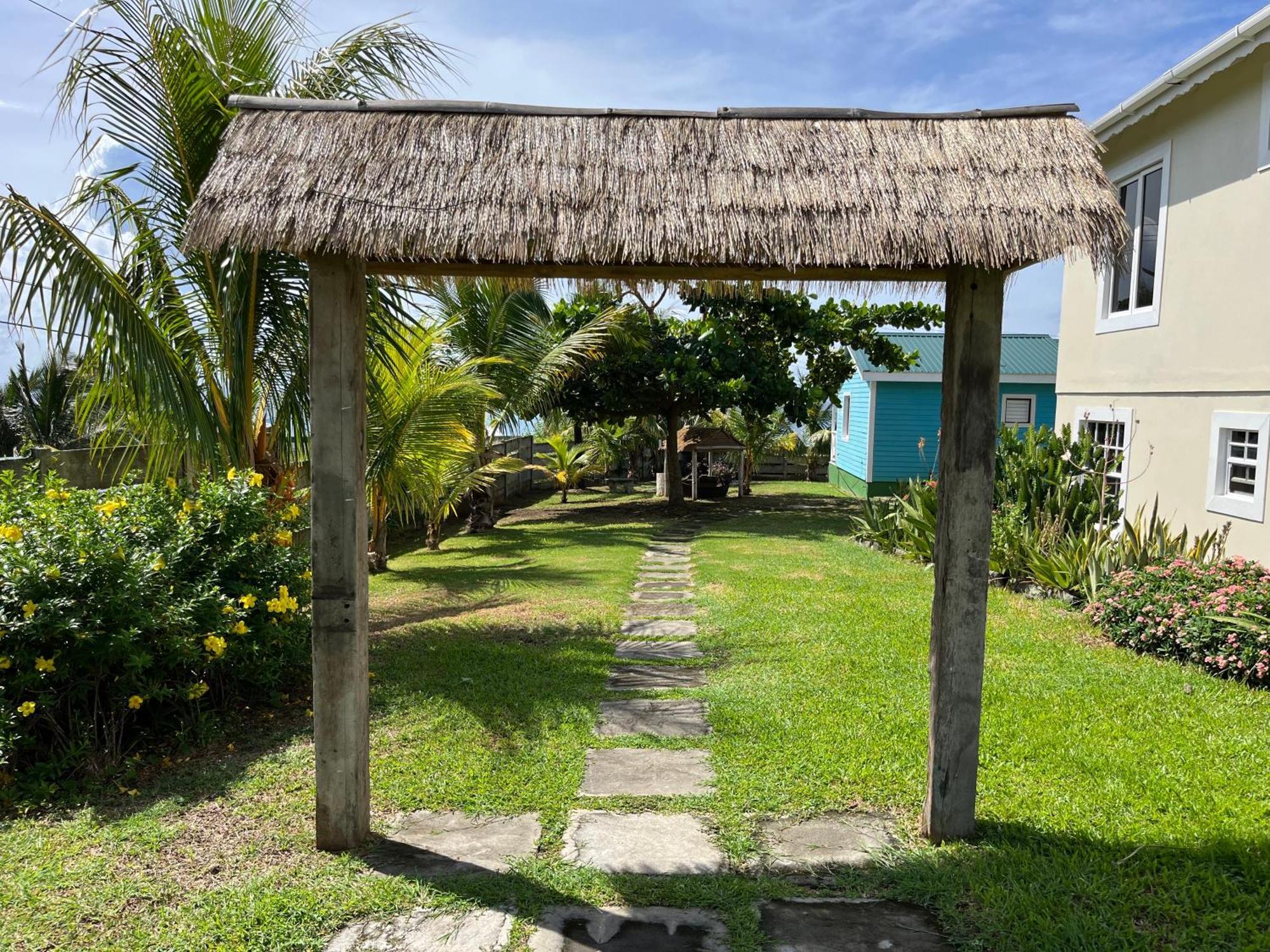 Studio Blu At Waves Villa Guesthouse Brighton Village Exterior photo